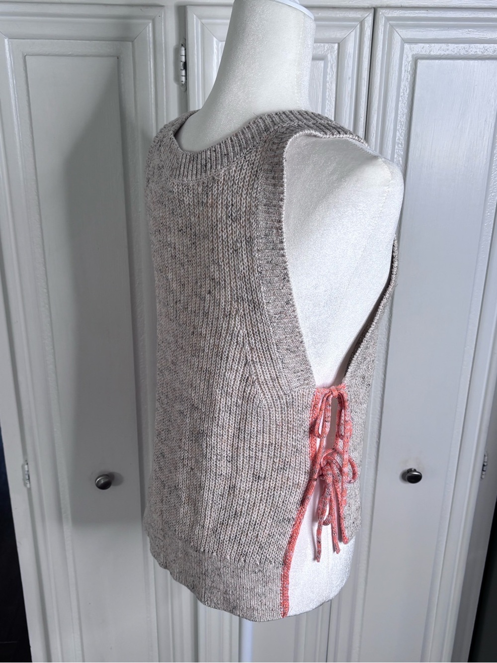 Pilcro Speckled Cream Knit Tank with side ties size Small - Picture 6 of 9